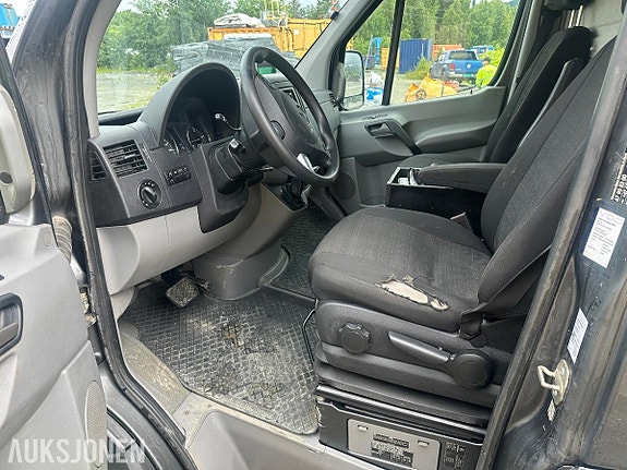 Mercedes-Benz Sprinter 12 of 19
