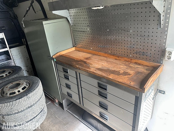 Mercedes-Benz Sprinter 8 of 19