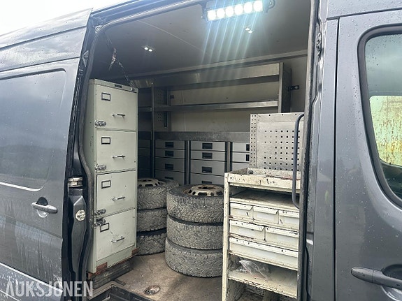 Mercedes-Benz Sprinter 10 of 19