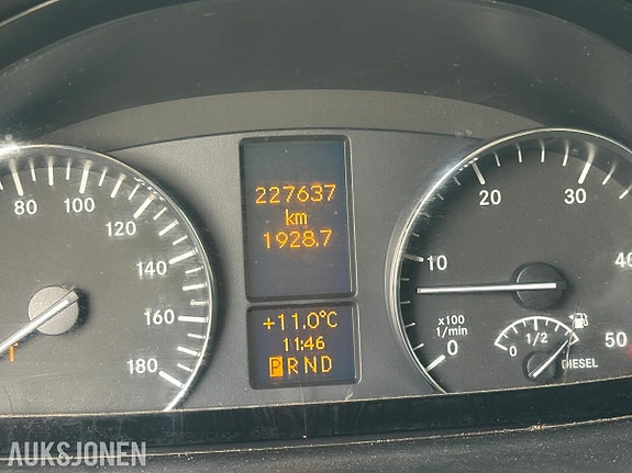 Mercedes-Benz Sprinter 13 of 19
