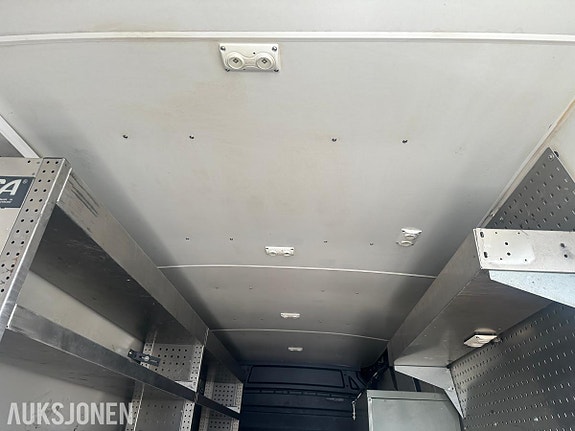 Mercedes-Benz Sprinter 9 of 19