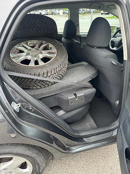 Toyota Auris 19 of 30