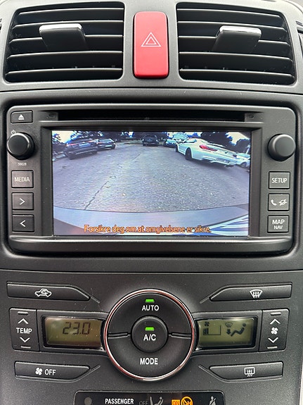 Toyota Auris 13 of 30
