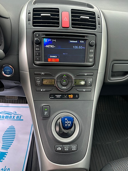 Toyota Auris 10 of 30
