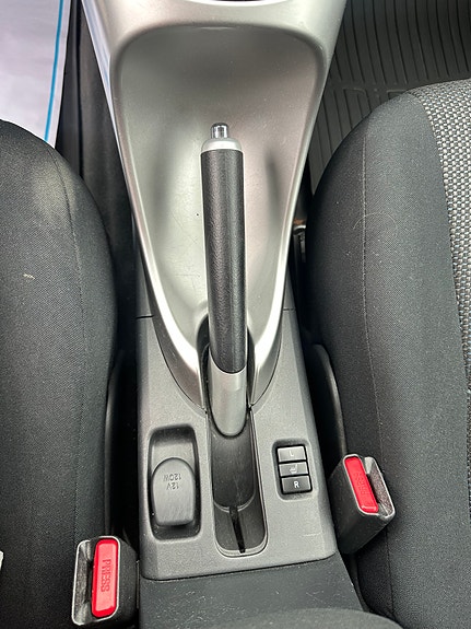Toyota Auris 15 of 30