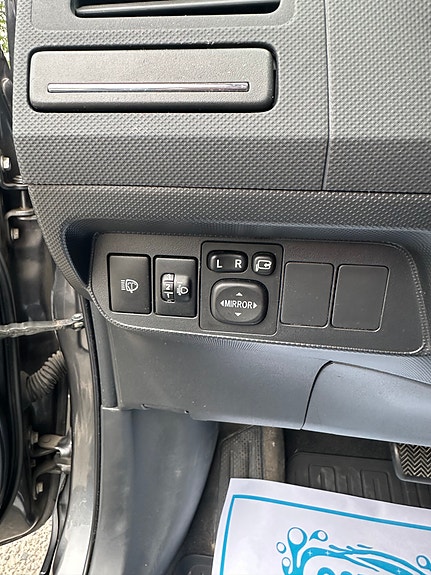 Toyota Auris 9 of 30