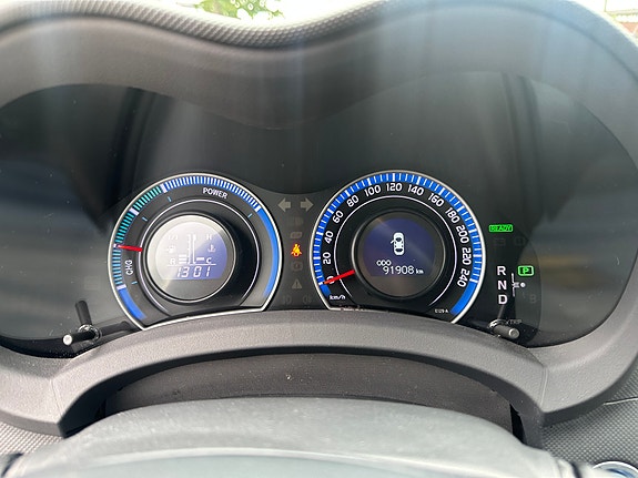 Toyota Auris 8 of 30