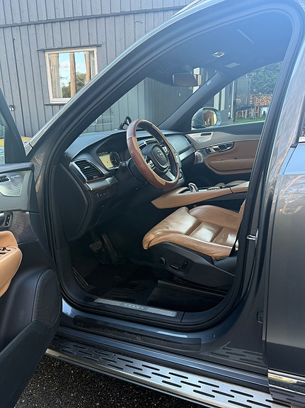 Volvo XC90 9 of 30