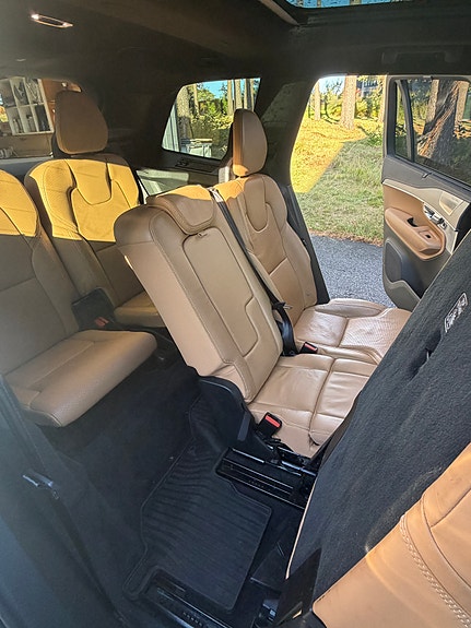 Volvo XC90 13 of 30