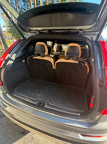 Volvo XC90 14 of 30