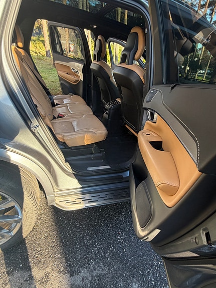 Volvo XC90 11 of 30