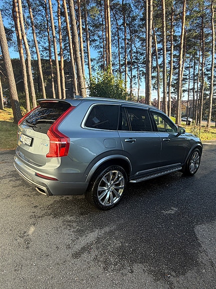 Volvo XC90 3 of 30