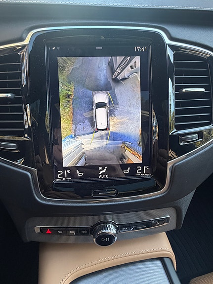 Volvo XC90 17 of 30