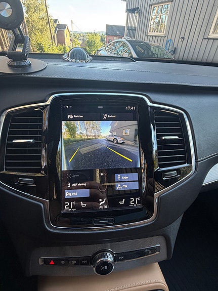 Volvo XC90 19 of 30