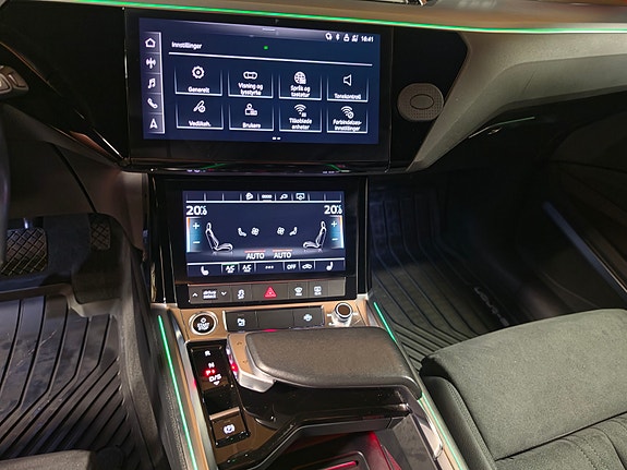 Audi e-tron 27 of 30