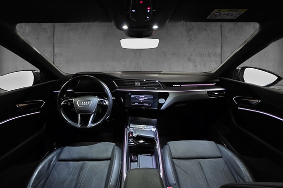Audi e-tron 13 of 30