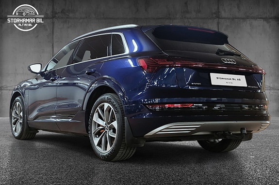 Audi e-tron 4 of 30