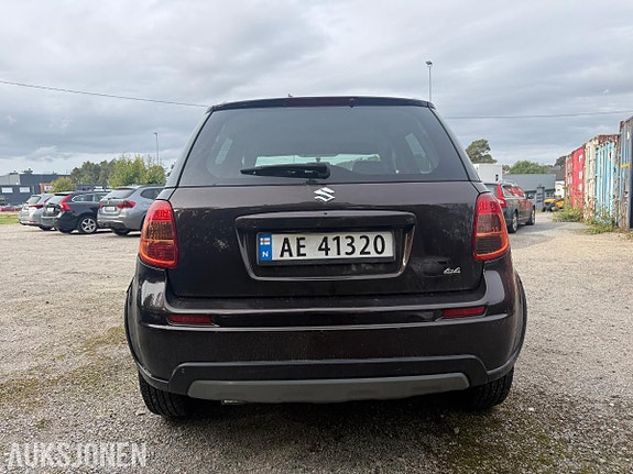 Suzuki SX4 8 of 30