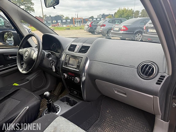 Suzuki SX4 18 of 30
