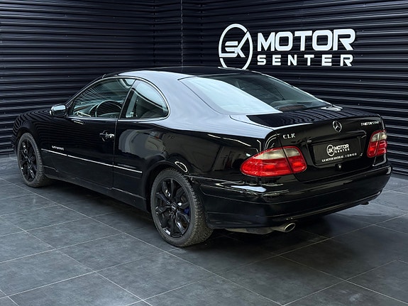 Mercedes-Benz CLK200 2 of 30