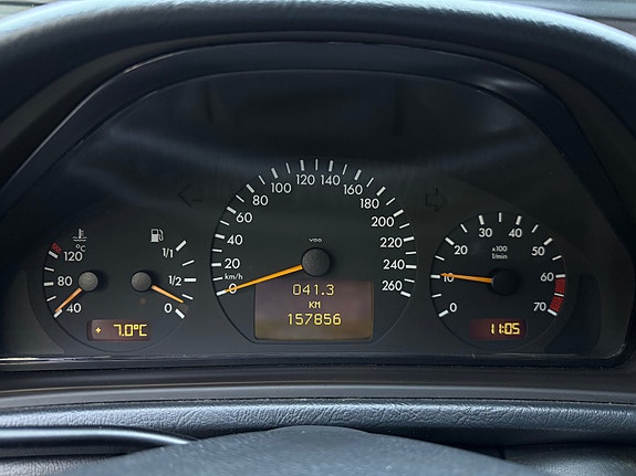 Mercedes-Benz CLK200 18 of 30