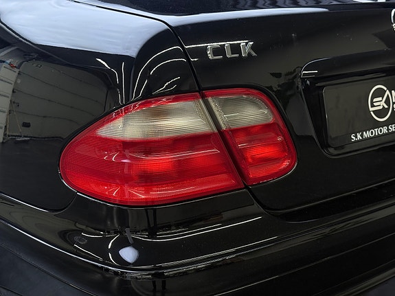 Mercedes-Benz CLK200 7 of 30