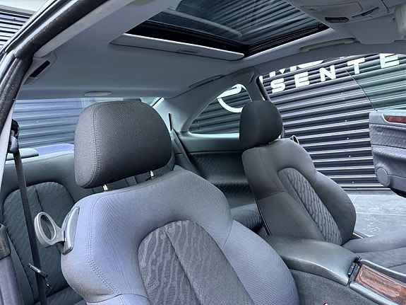Mercedes-Benz CLK200 25 of 30