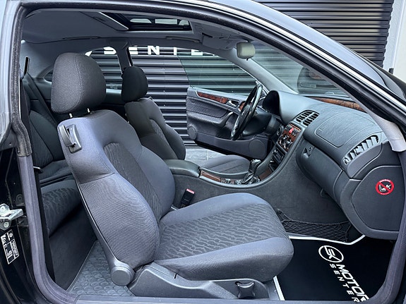 Mercedes-Benz CLK200 24 of 30