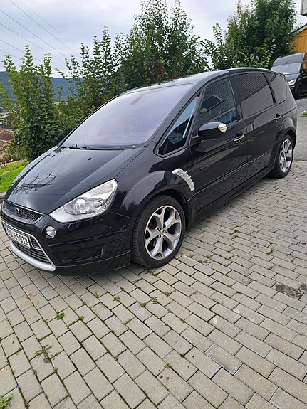 Ford S-MAX 2 of 14