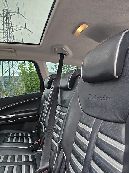 Ford S-MAX 7 of 14