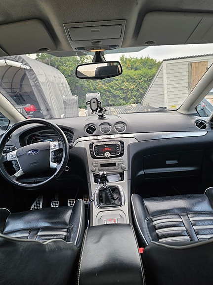 Ford S-MAX 8 of 14