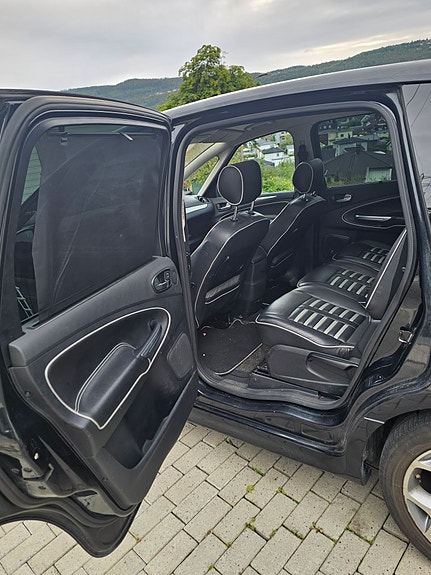 Ford S-MAX 6 of 14
