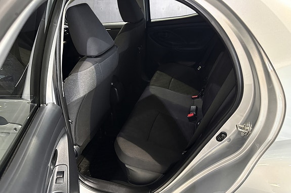 Toyota Yaris 15 of 20