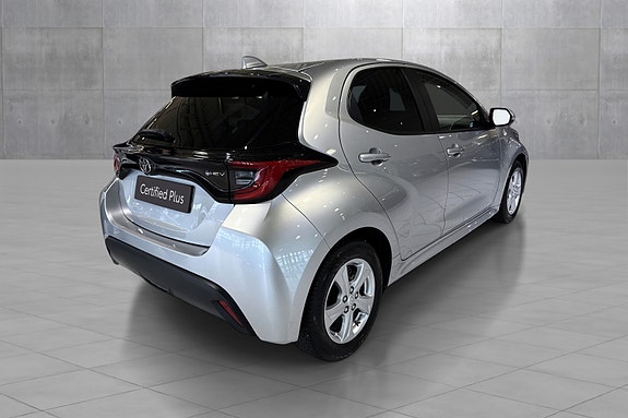 Toyota Yaris 5 of 20