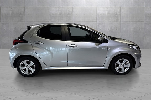 Toyota Yaris 6 of 20