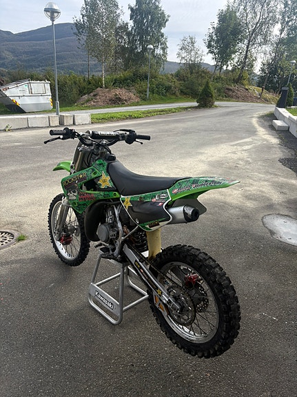 Kawasaki KX85 Large Wheel 2 of 4