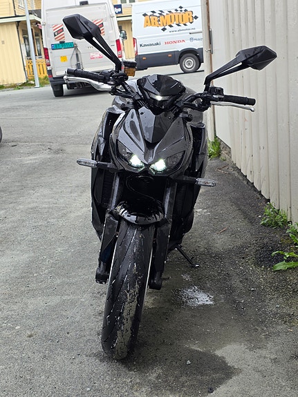 Kawasaki Z 1100 2 of 6