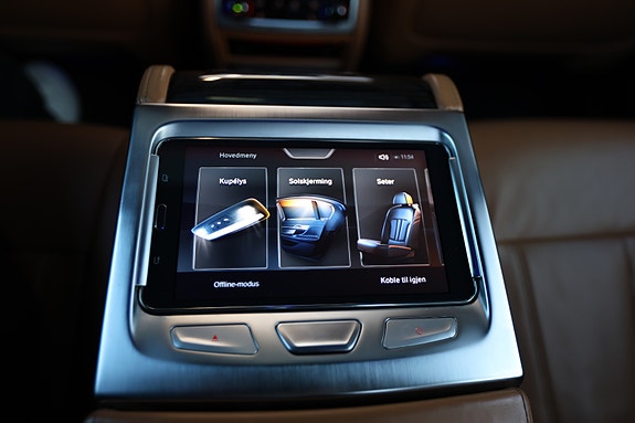BMW 750i 26 of 30