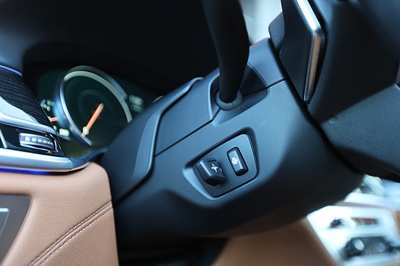 BMW 750i 17 of 30