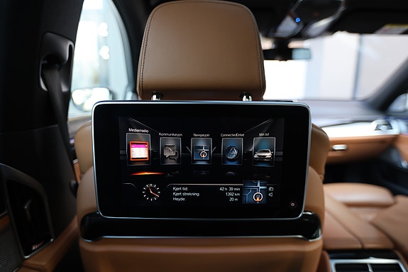 BMW 750i 25 of 30