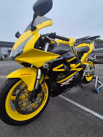 Honda CBR 954 RR fireblade 16 of 30