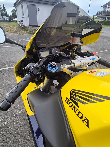 Honda CBR 954 RR fireblade 24 of 30