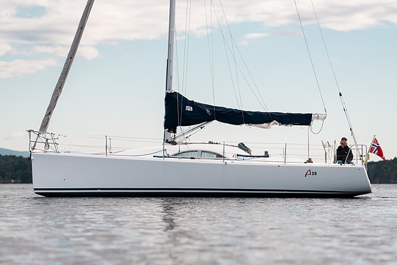 Archambault A35 | Ettertraktet racer/cruiser 2 of 30