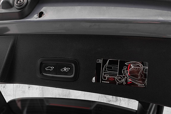 Volvo XC40 10 of 30
