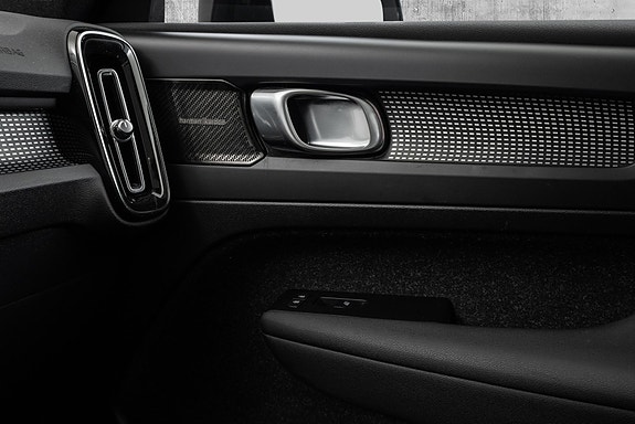 Volvo XC40 19 of 30