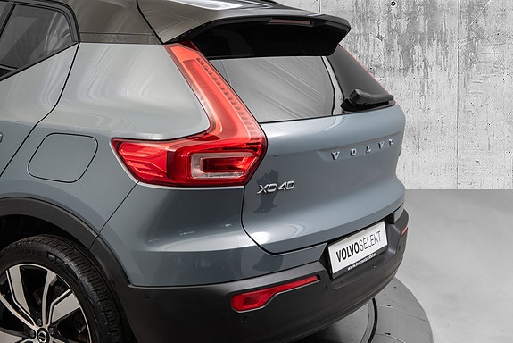 Volvo XC40 6 of 30