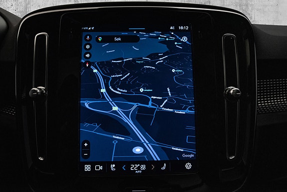 Volvo XC40 13 of 30