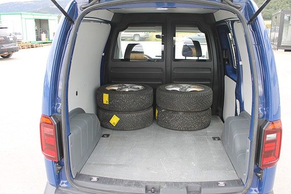 Volkswagen Caddy 7 of 8