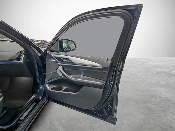 BMW iX3 16 of 30