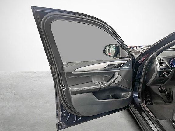 BMW iX3 9 of 30